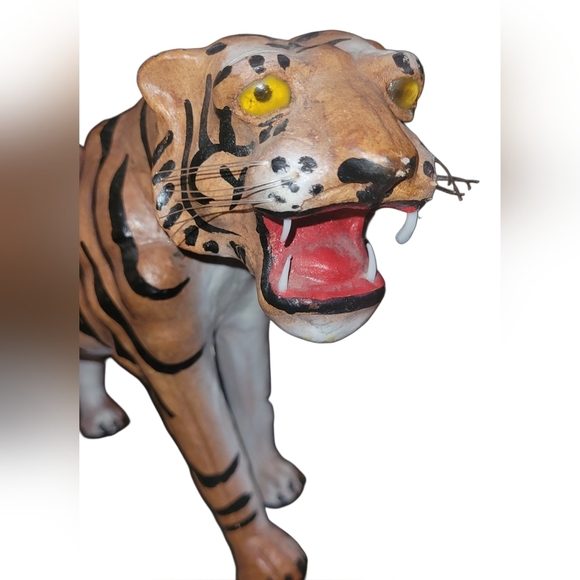Leather wrapped paper mache bengal tiger handmade in India - Picture 7 of 8